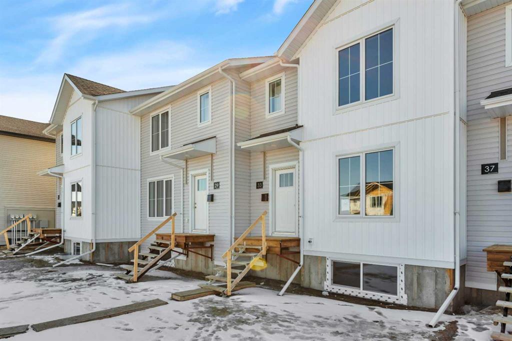 Picture of 25 Anna Close , Blackfalds Real Estate Listing
