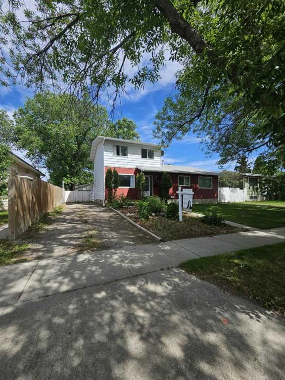 Picture of 2105 13 Street N, Lethbridge Real Estate Listing