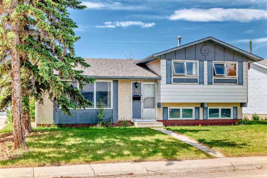 Picture of 1304 Lake Sylvan Drive SE, Calgary Real Estate Listing