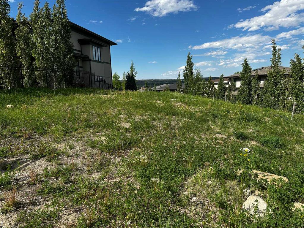 Picture of 418 Patterson Boulevard SW, Calgary Real Estate Listing