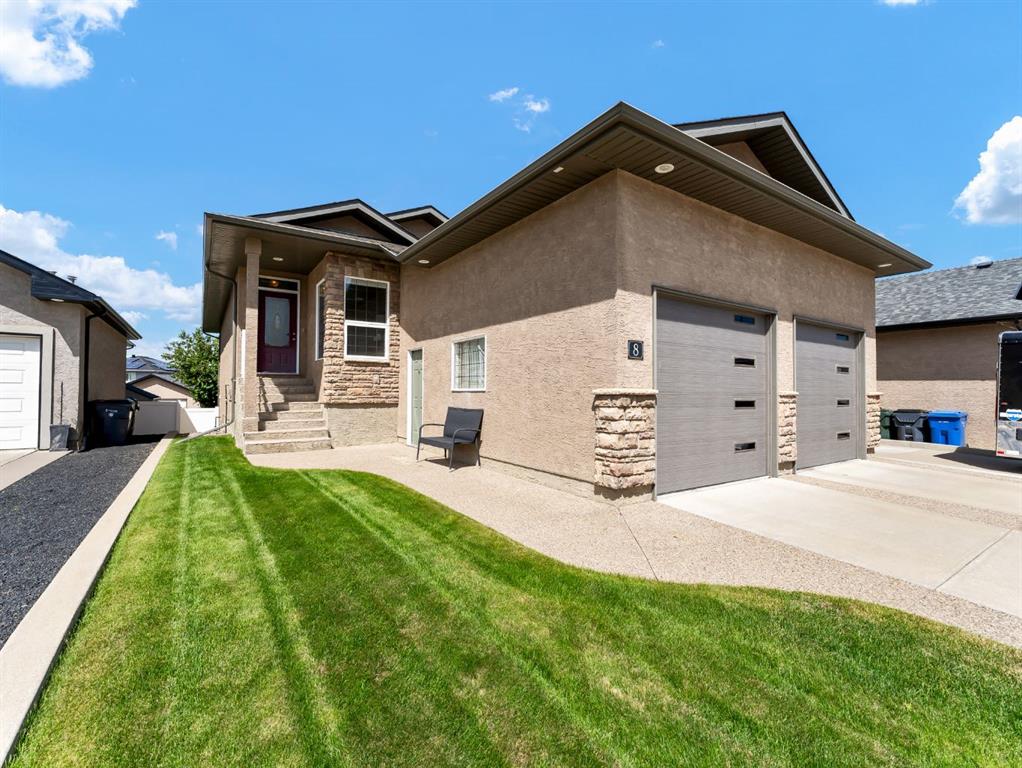 Picture of 8 Sundance Close SW, Medicine Hat Real Estate Listing