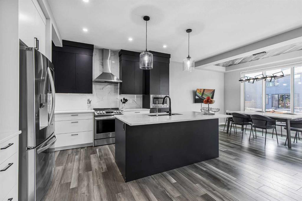 Picture of 41 Rowley Terrace NW, Calgary Real Estate Listing