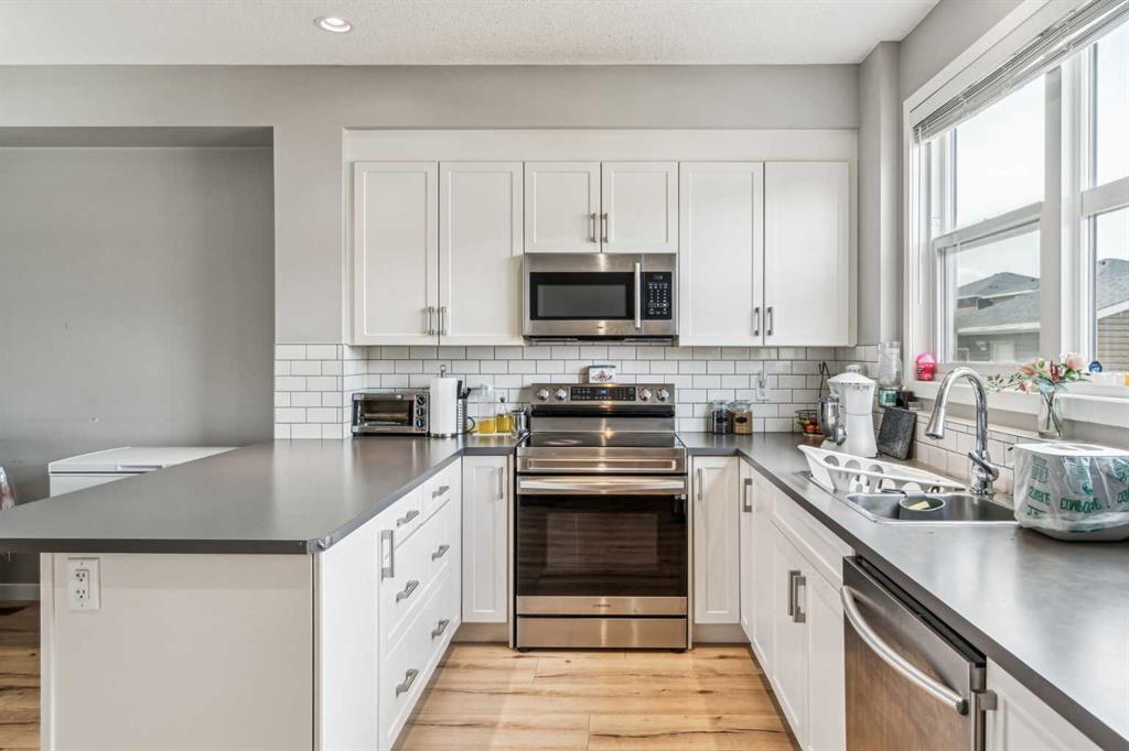 Picture of 368 Redstone Drive NE, Calgary Real Estate Listing