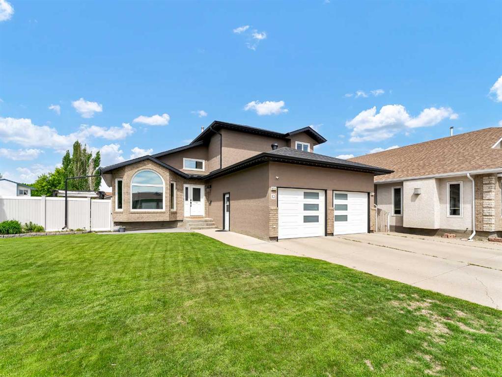 Picture of 12 Turner Close SE, Medicine Hat Real Estate Listing