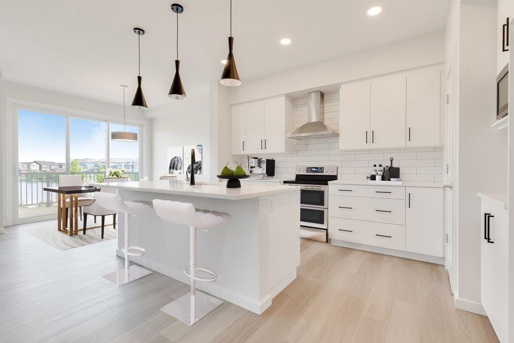 Picture of 45 Royston Grove NW, Calgary Real Estate Listing