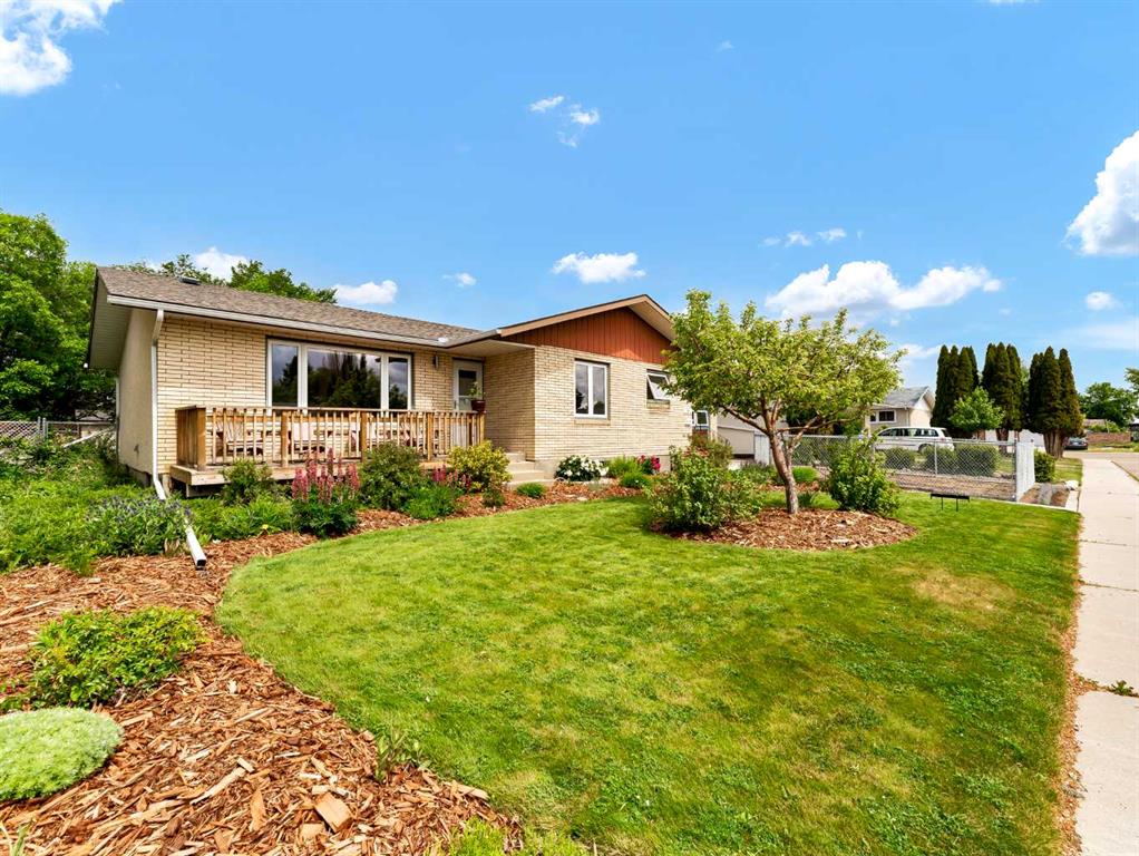 Picture of 14 Milne Place SE, Medicine Hat Real Estate Listing