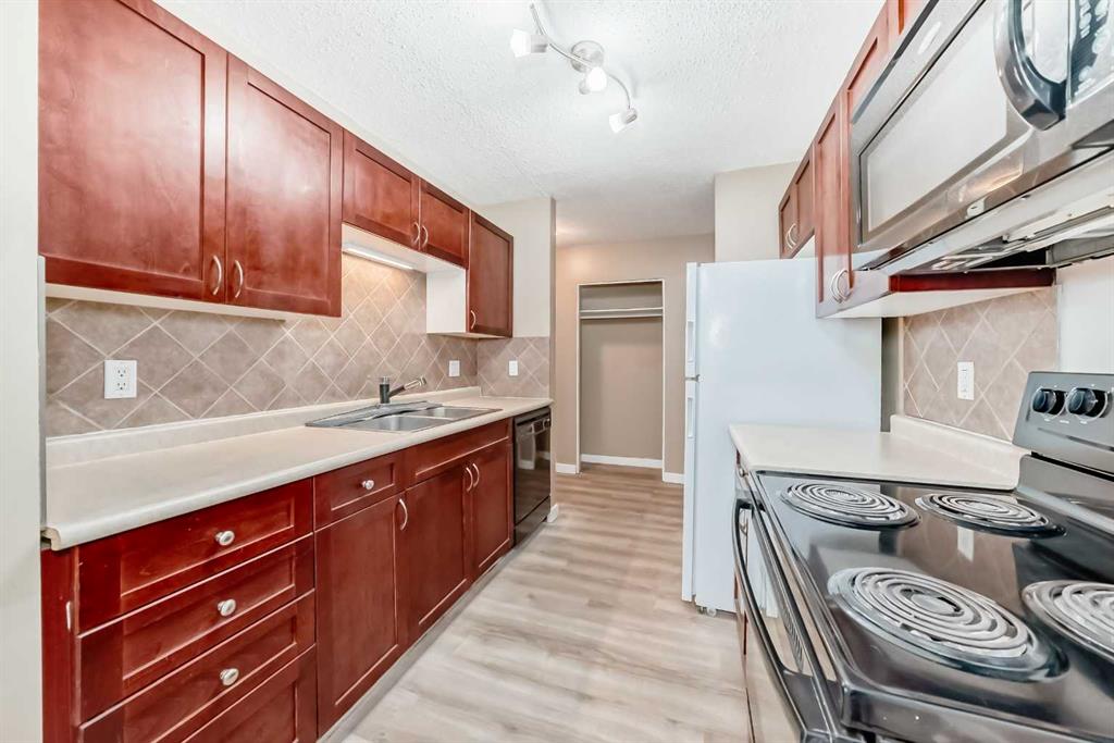 Picture of 104, 7164 Parke Avenue , Red Deer Real Estate Listing