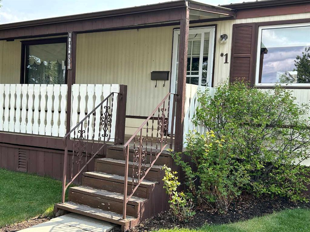 Picture of 1 Birch Close , Olds Real Estate Listing