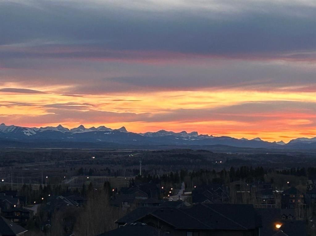 Picture of 7547 Elkton Drive SW, Calgary Real Estate Listing