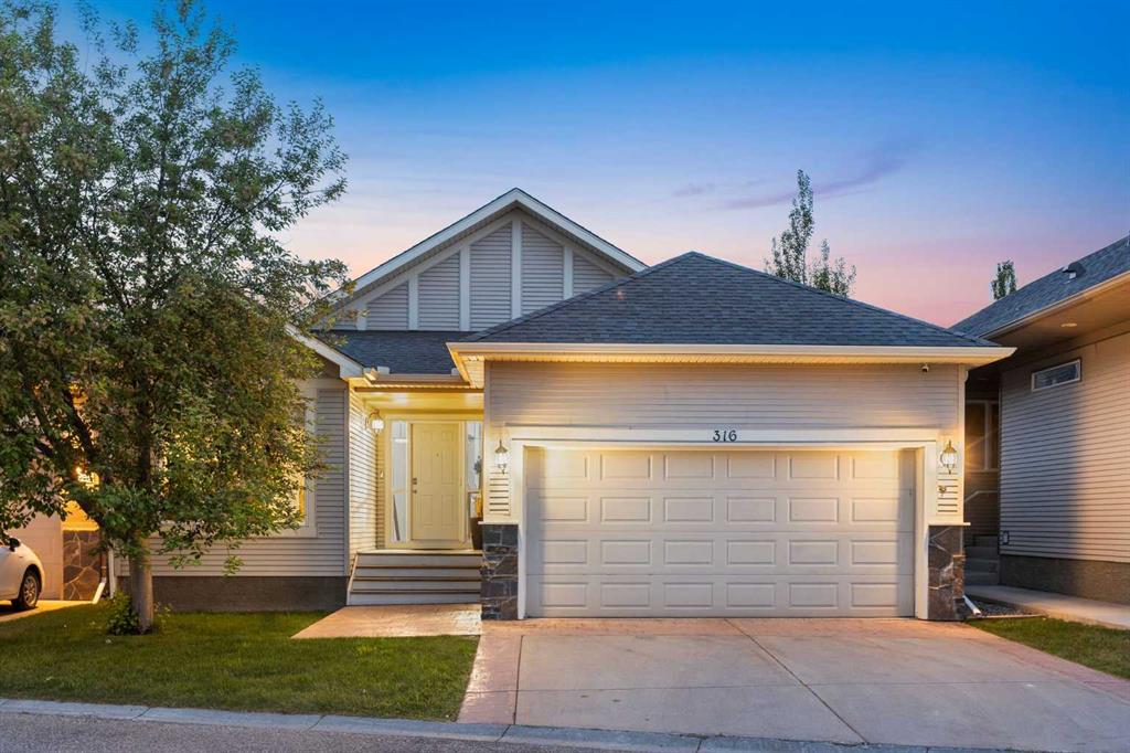 Picture of 316 Crawford Close , Cochrane Real Estate Listing