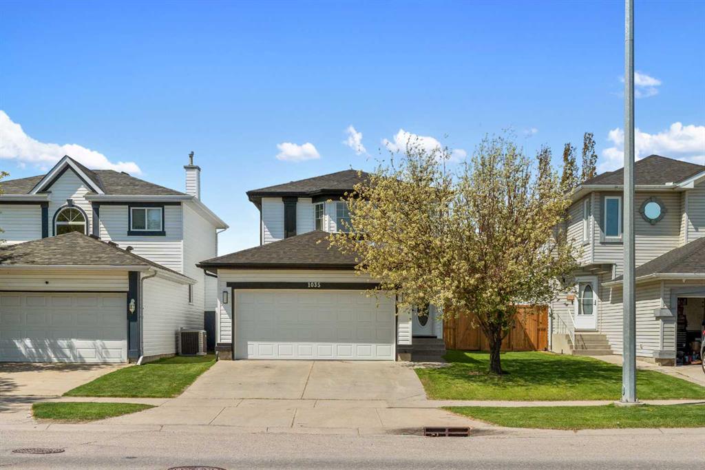 Picture of 1035 Coventry Drive NE, Calgary Real Estate Listing