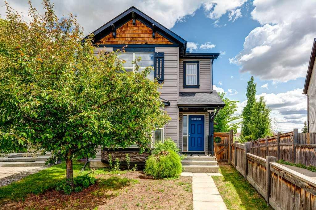 Picture of 32 AUTUMN Court SE, Calgary Real Estate Listing