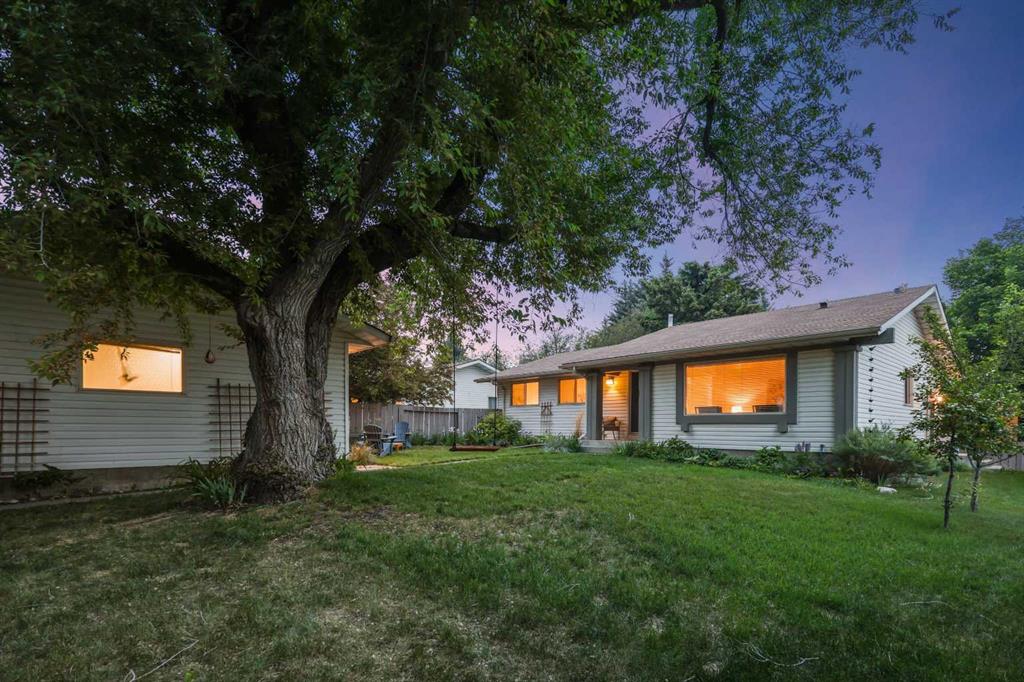 Picture of 12332 Woodview Road SW, Calgary Real Estate Listing