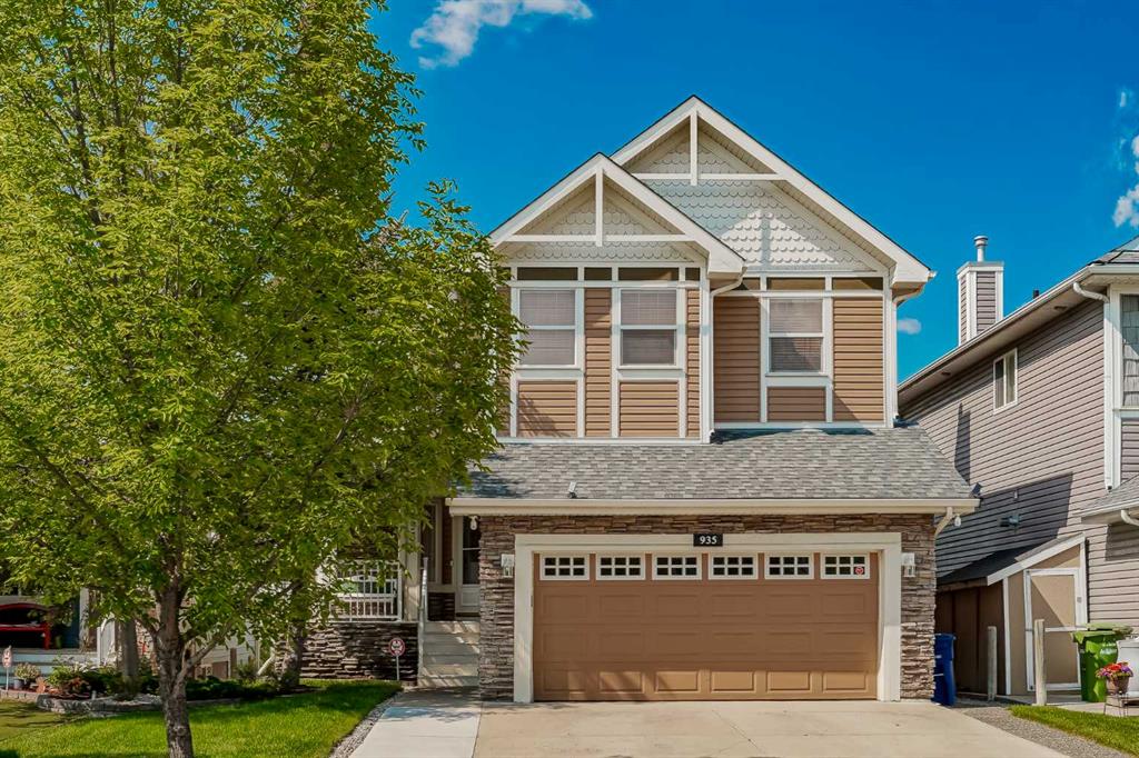 Picture of 935 Bayside Drive SW, Airdrie Real Estate Listing