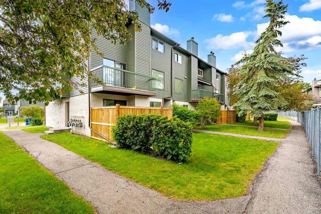 Picture of 42, 2511 38 Street NE, Calgary Real Estate Listing