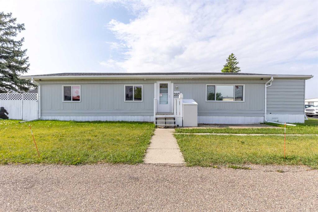 Picture of 203, 2300 13 Street , Lethbridge Real Estate Listing