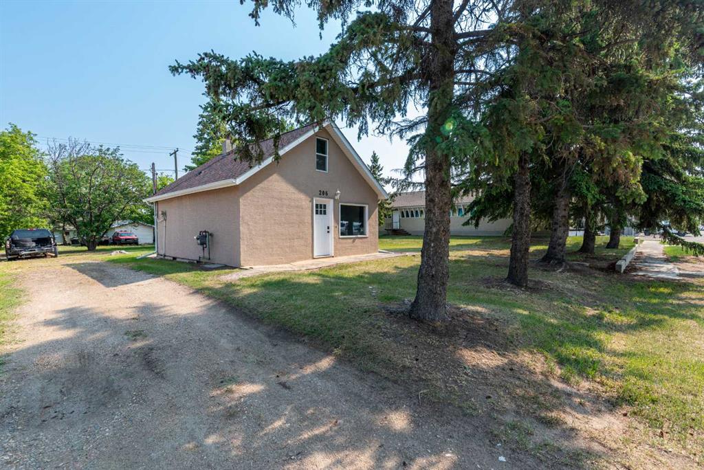 Picture of 206 1st Avenue W, Maidstone Real Estate Listing