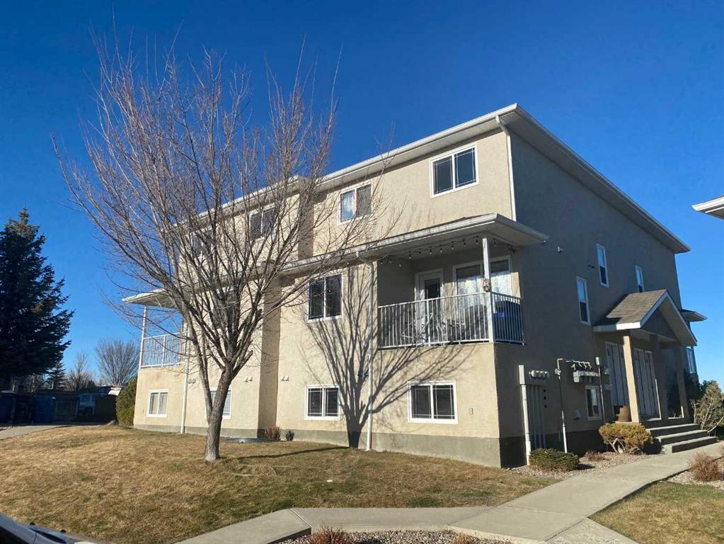 Picture of 1, 23 Highlands Place W, Lethbridge Real Estate Listing