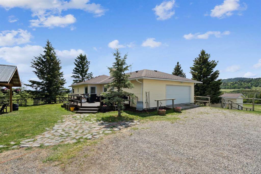 Picture of 306351 Plummers Road W, Rural Foothills County Real Estate Listing