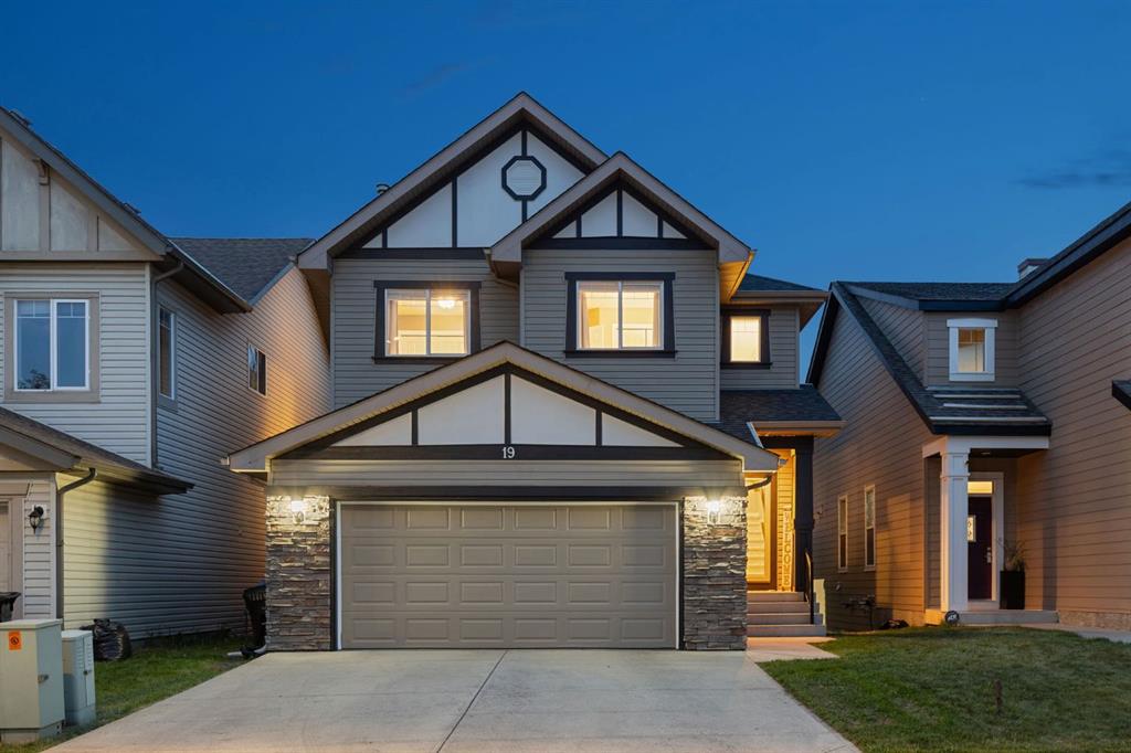 Picture of 19 Evansbrooke Point NW, Calgary Real Estate Listing