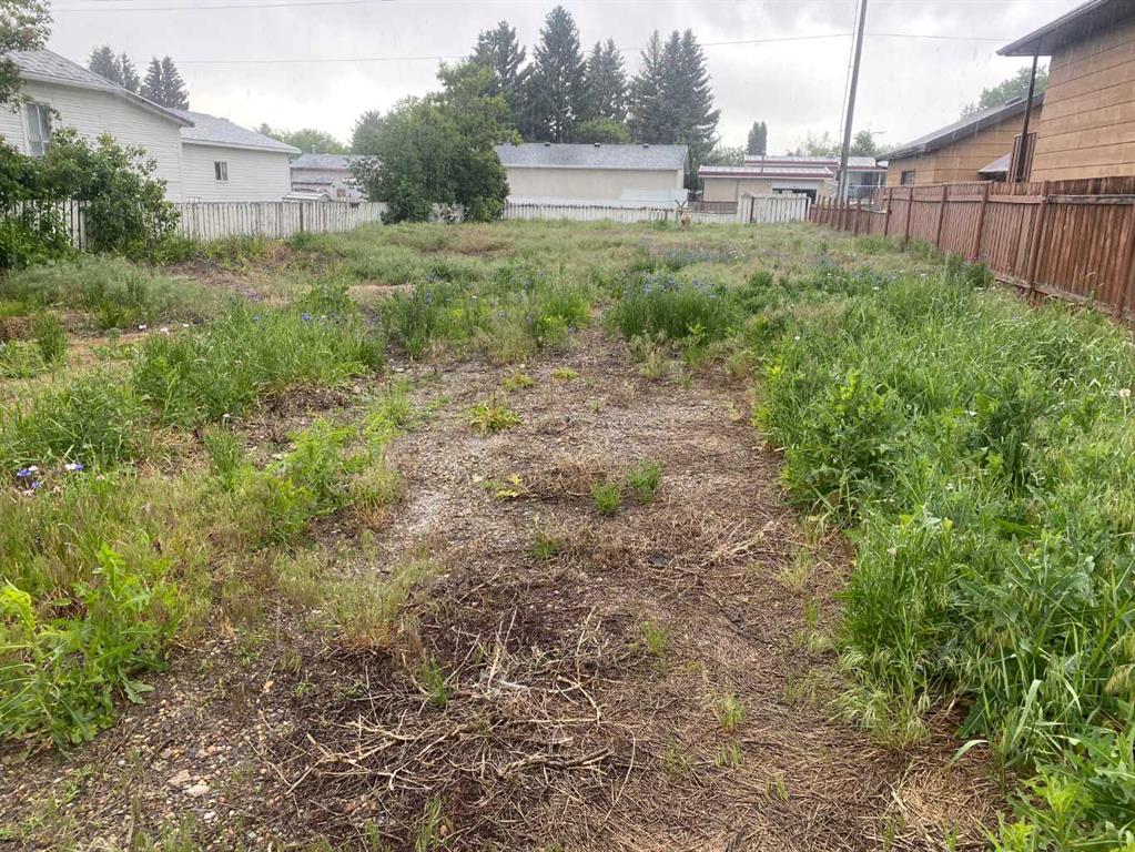 Picture of 1314 13 Street N, Lethbridge Real Estate Listing