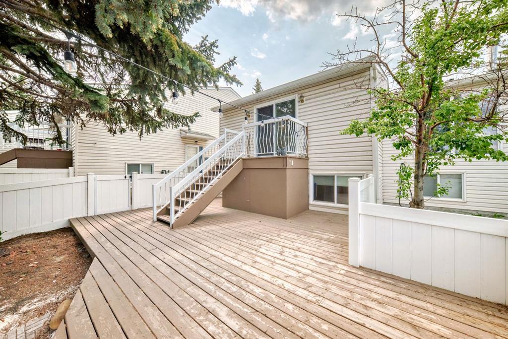 Picture of 233 Sabrina Way , Calgary Real Estate Listing