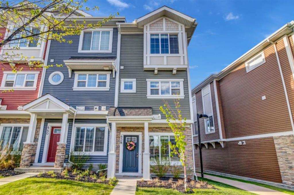 Picture of 438 Nolan Hill Boulevard NW, Calgary Real Estate Listing