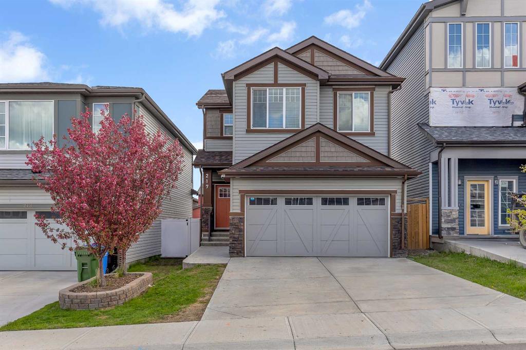 Picture of 217 Lucas Manor NW, Calgary Real Estate Listing