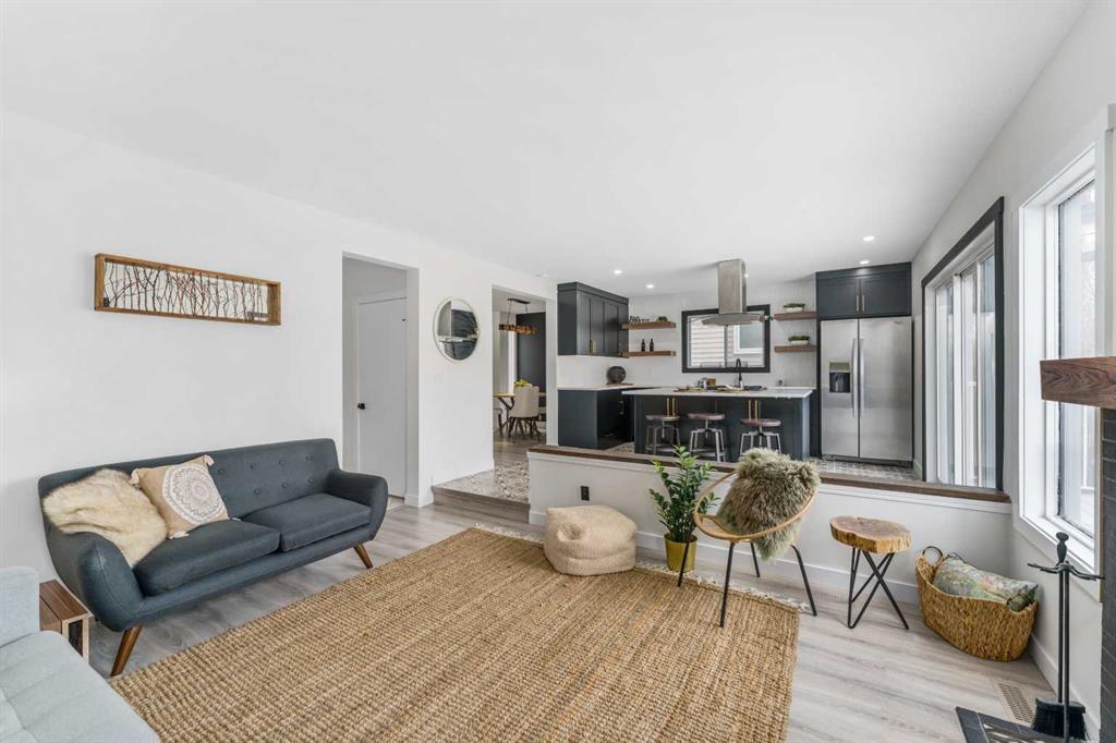 Picture of 395 Millrise Drive SW, Calgary Real Estate Listing