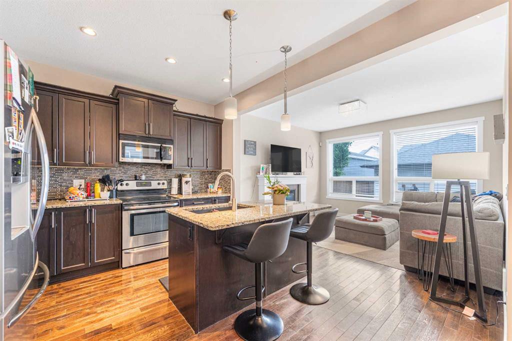 Picture of 158 Williamstown Close NW, Airdrie Real Estate Listing