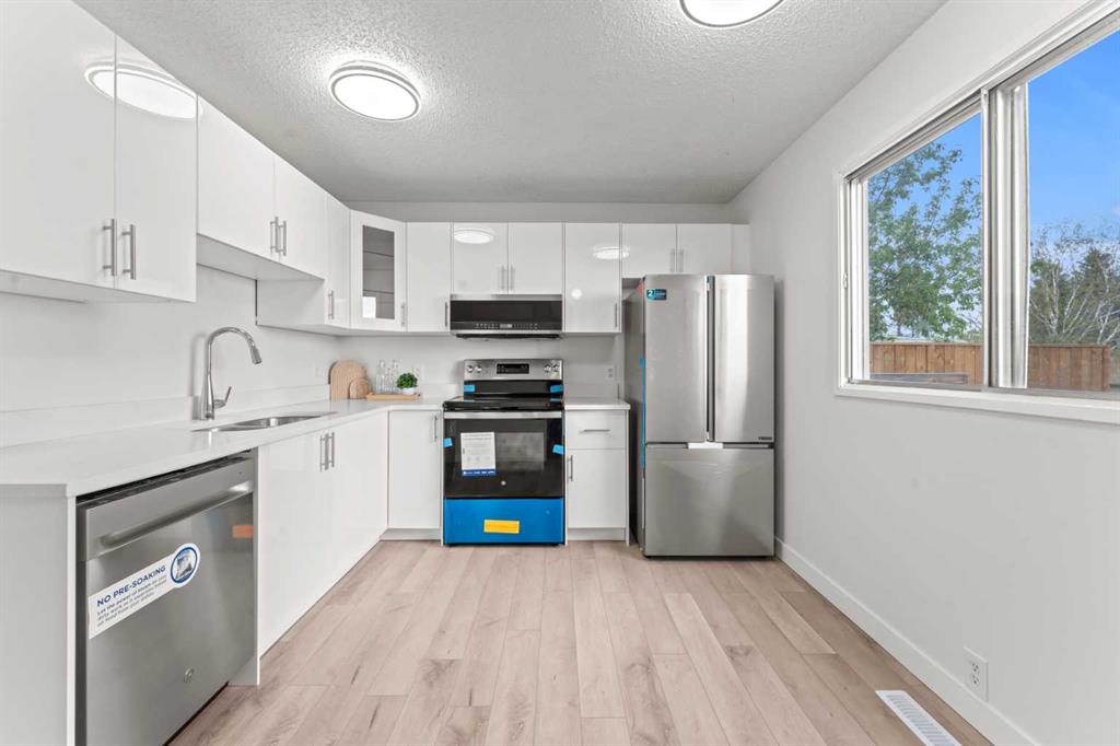 Picture of 240 Berwick Drive NW, Calgary Real Estate Listing