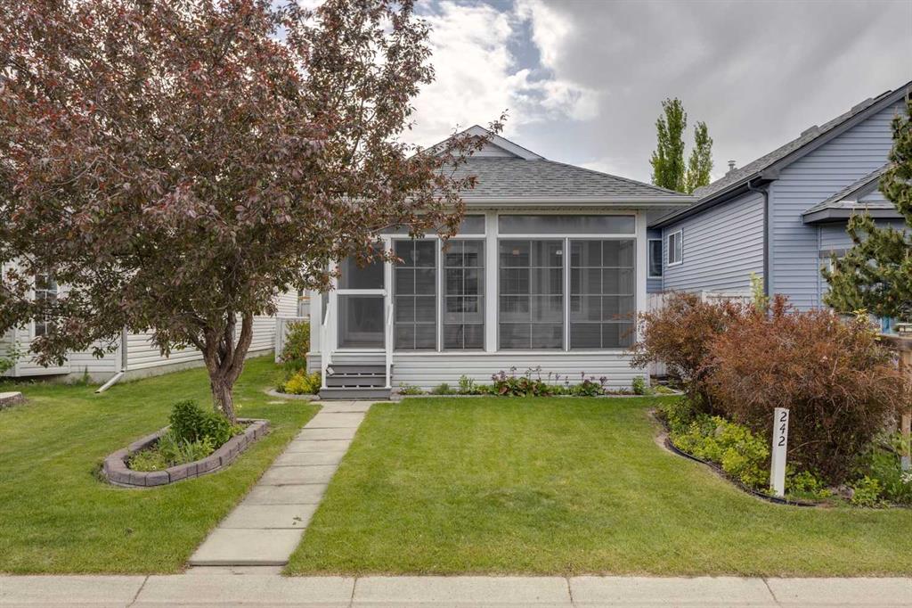 Picture of 242 Covington Close NE, Calgary Real Estate Listing