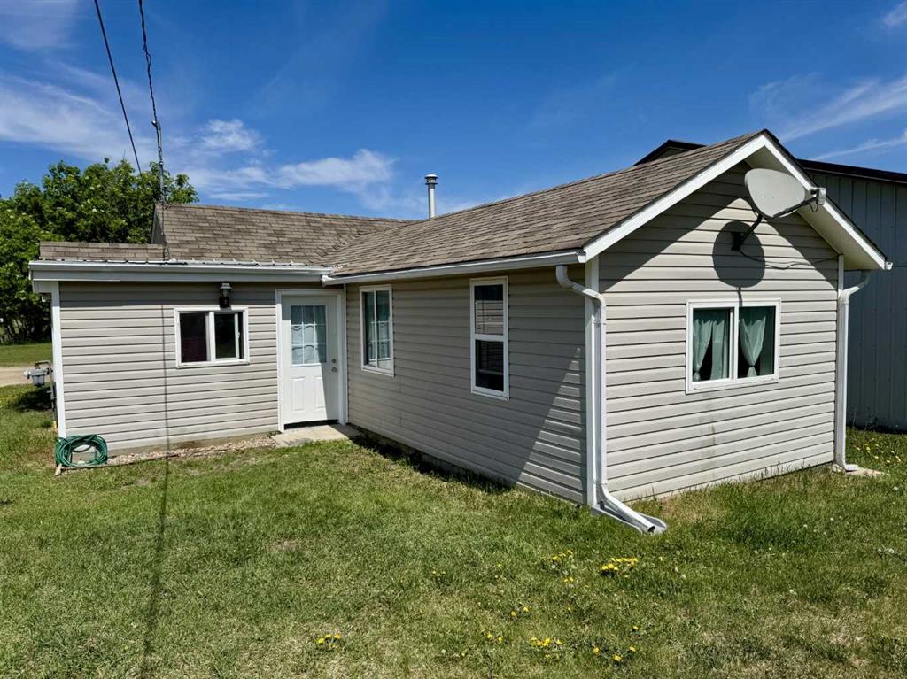 Picture of 18 Railway Avenue E, St. Walburg Real Estate Listing