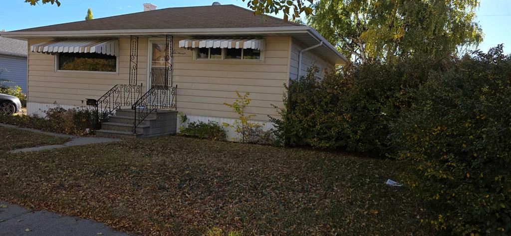 Picture of 488 Northmount Drive NW, Calgary Real Estate Listing