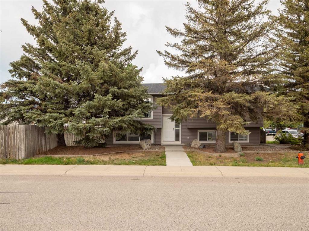 Picture of 109 Spruce Drive , Coalhurst Real Estate Listing