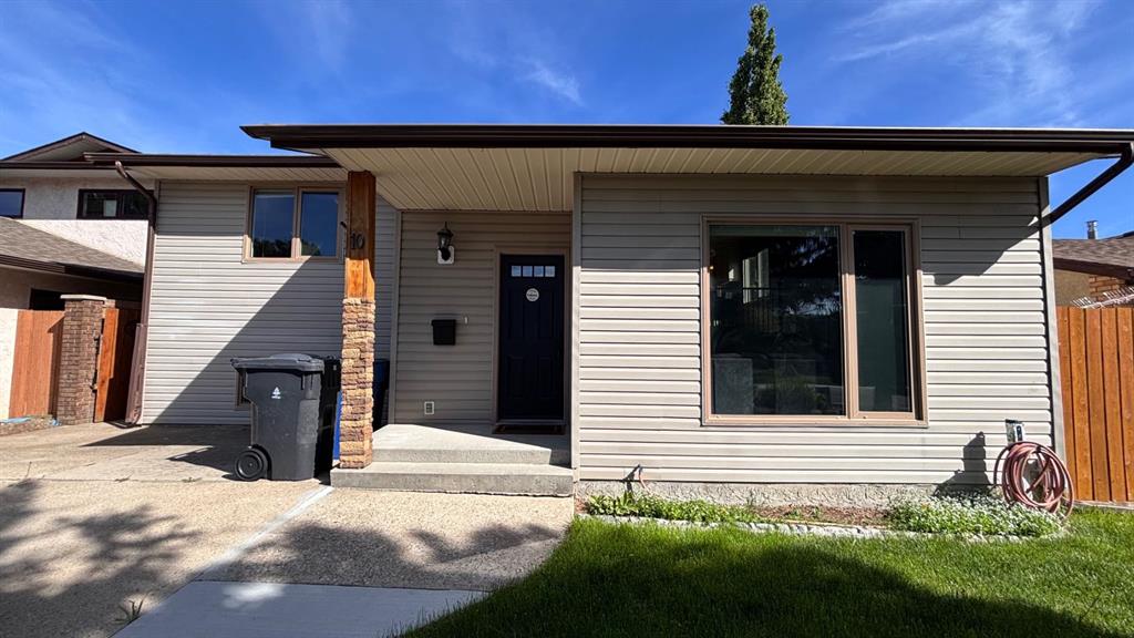 Picture of 10 Mt.Crandell Bay W, Lethbridge Real Estate Listing