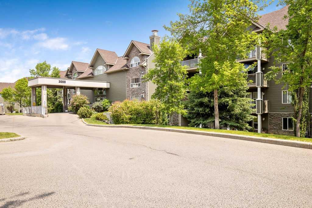 Picture of 3326 Millrise Point SW, Calgary Real Estate Listing