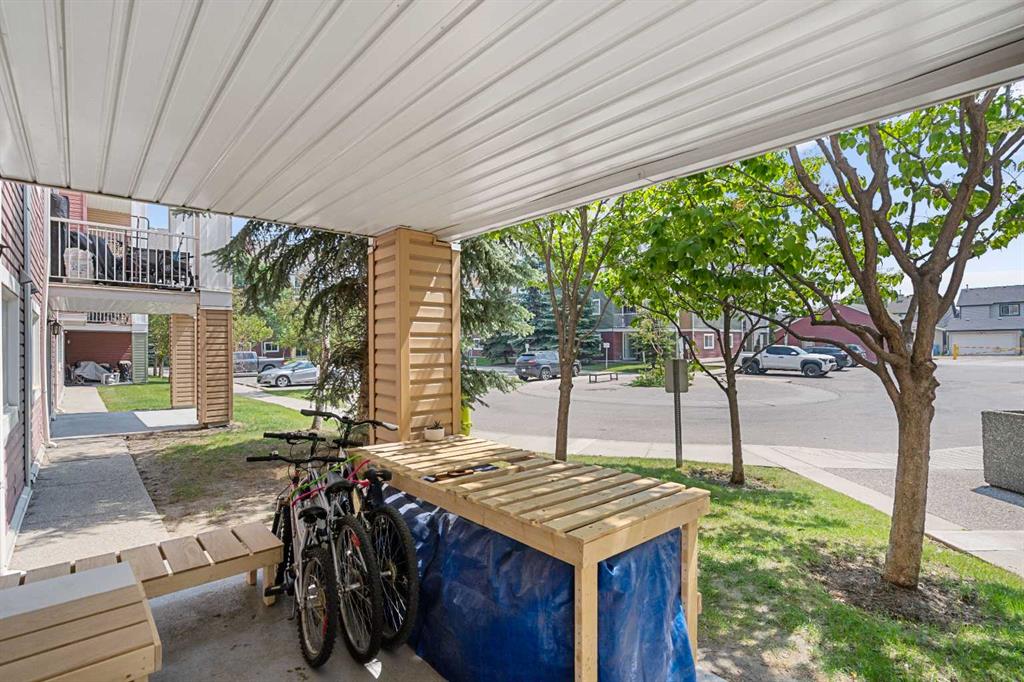 Picture of 4107, 10 Prestwick Bay SE, Calgary Real Estate Listing