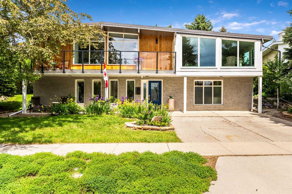 Picture of 2328 Uxbridge Drive NW, Calgary Real Estate Listing