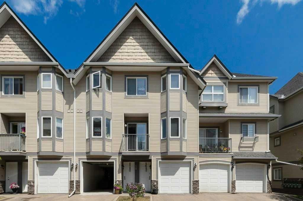Picture of 135 Cedarwood Lane SW, Calgary Real Estate Listing