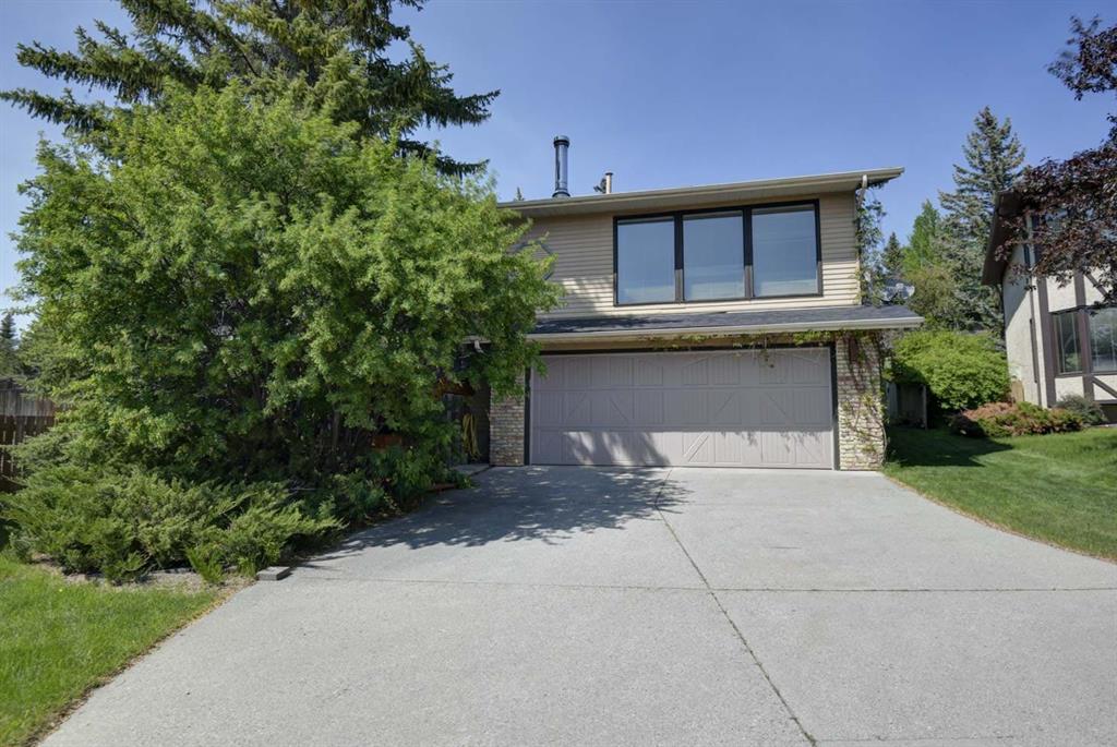 Picture of 32 Hawkridge Court NW, Calgary Real Estate Listing