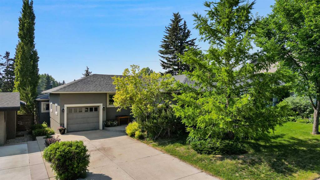Picture of 21 Columbia Place NW, Calgary Real Estate Listing