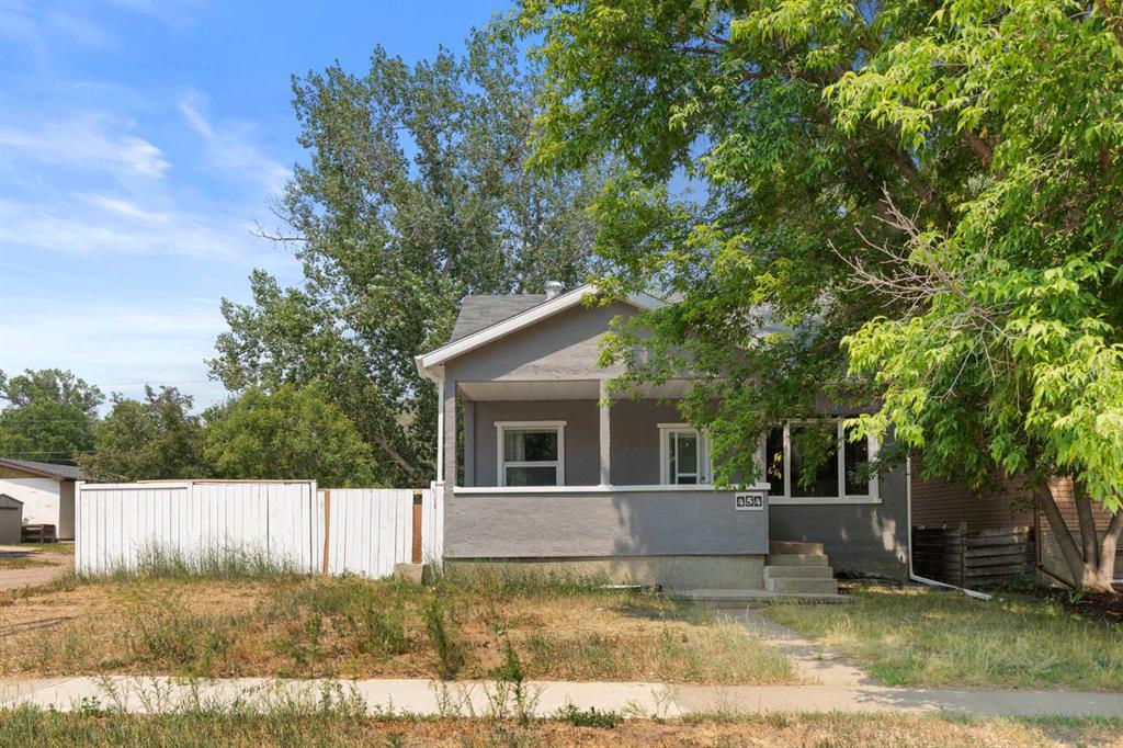 Picture of 454 12 Street SE, Medicine Hat Real Estate Listing