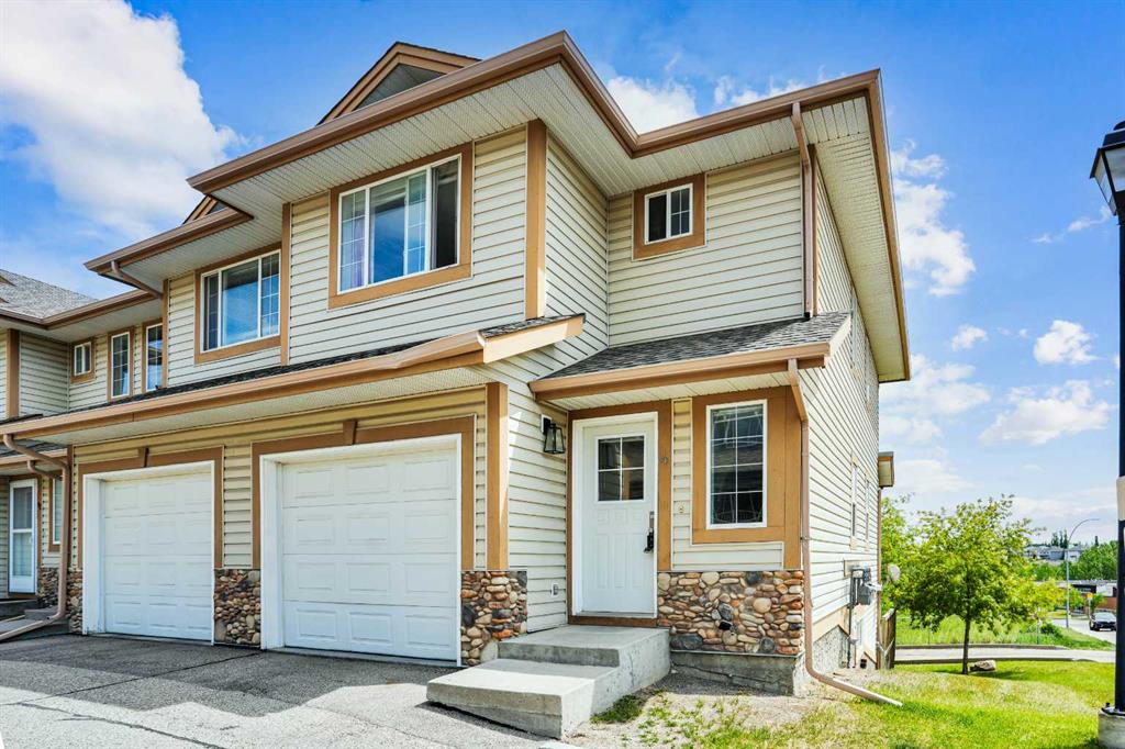 Picture of 4 Citadel Point NW, Calgary Real Estate Listing