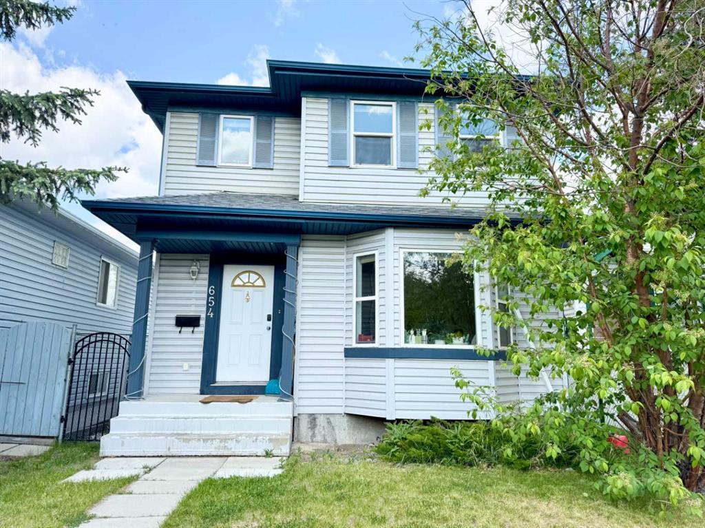 Picture of 654 Erin Woods Drive SE, Calgary Real Estate Listing