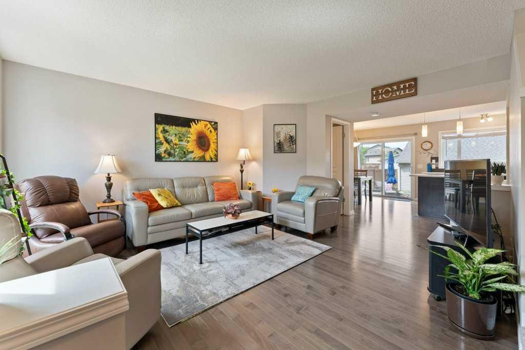 Picture of 23 Elgin Meadows Park SE, Calgary Real Estate Listing