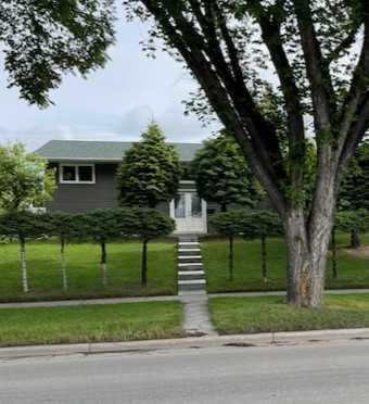 Picture of 4928 40 Avenue NW, Calgary Real Estate Listing
