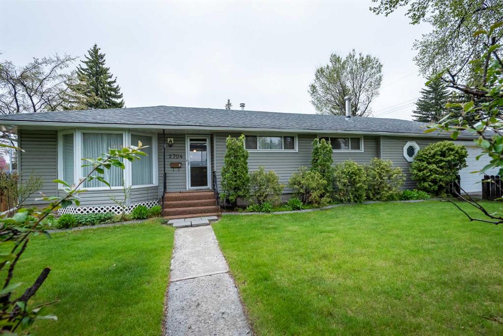 Picture of 2704 43 Street SW, Calgary Real Estate Listing