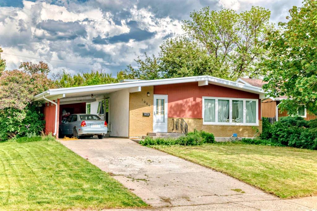 Picture of 1009 17 Street N, Lethbridge Real Estate Listing