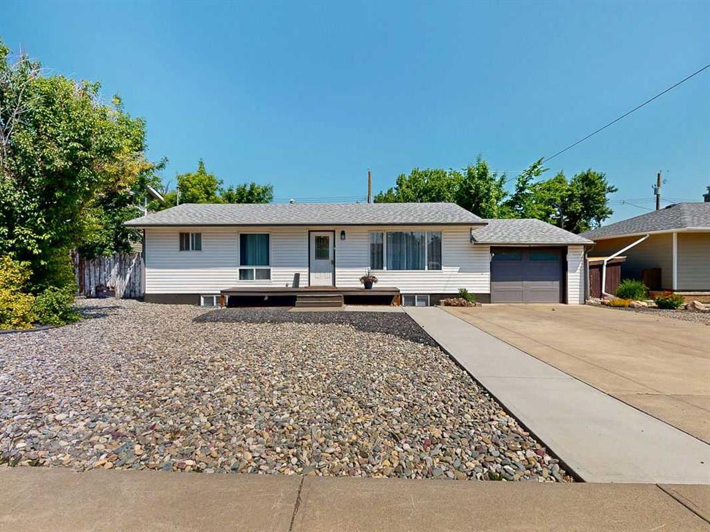 Picture of 345 17th Street , Fort Macleod Real Estate Listing